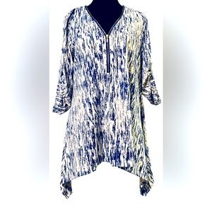 Beautiful Blue and White Dress Shirt w/ 3/4 Sleeves!